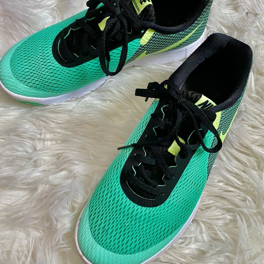 Nike gym shoes